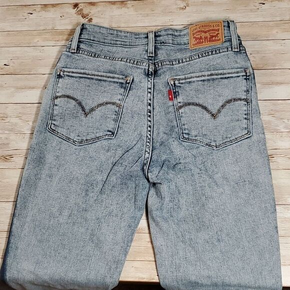 Levi's Women's Sz 26 Light Wash 721 High Rise Skinny Jeans Dark Side Seam Stripe - Picture 5 of 11